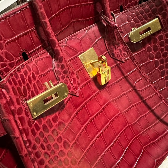 House of Hello:I am not Hermes - Picture 2 of 8